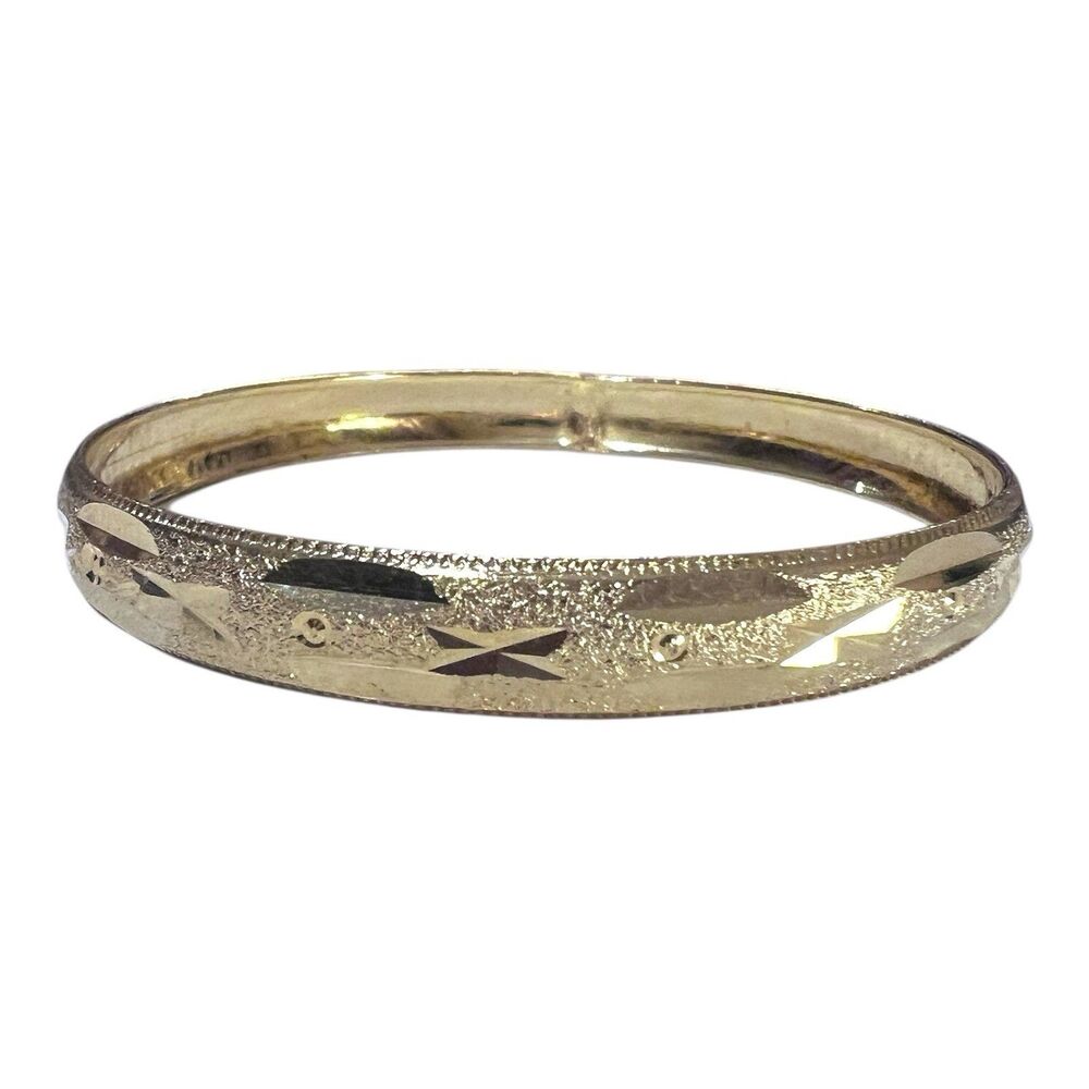 Vintage Elegant Gold Tone Engraved Bangle Bracelet